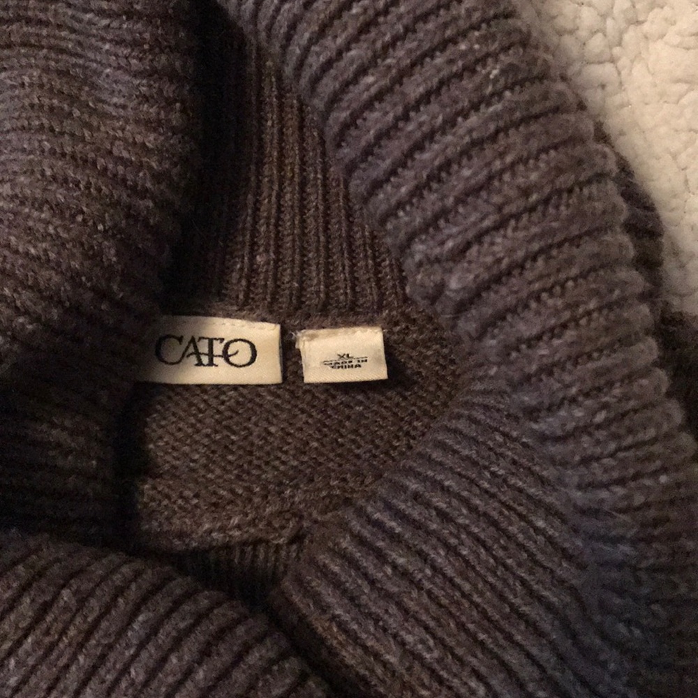 Sweater - Picture 3 of 3